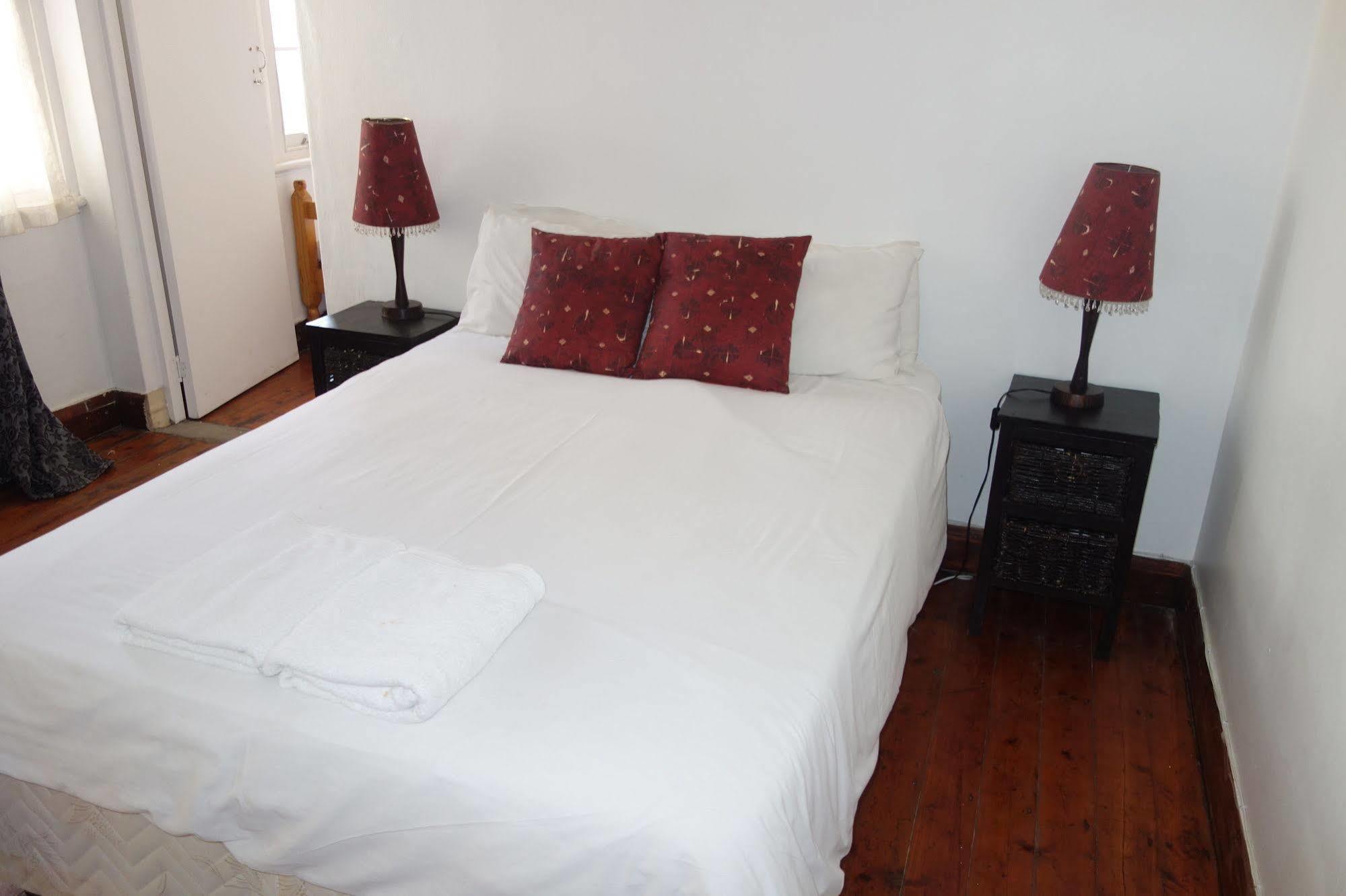 Blue Ocean Dive Resort Umkomaas Buitenkant foto