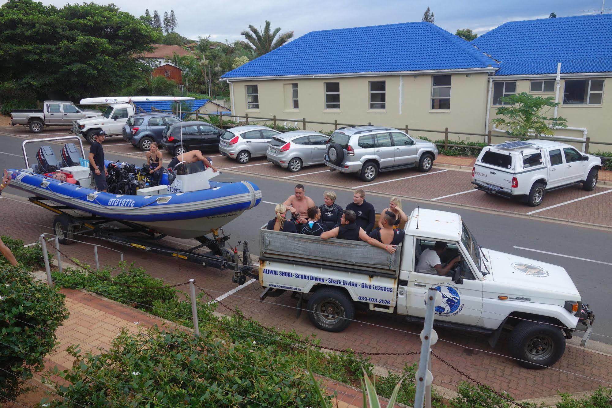 Blue Ocean Dive Resort Umkomaas Buitenkant foto