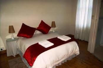 Blue Ocean Dive Resort Umkomaas Buitenkant foto